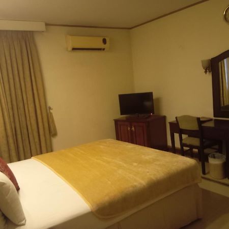 Hotel Shalimar Rawalpindi Dış mekan fotoğraf